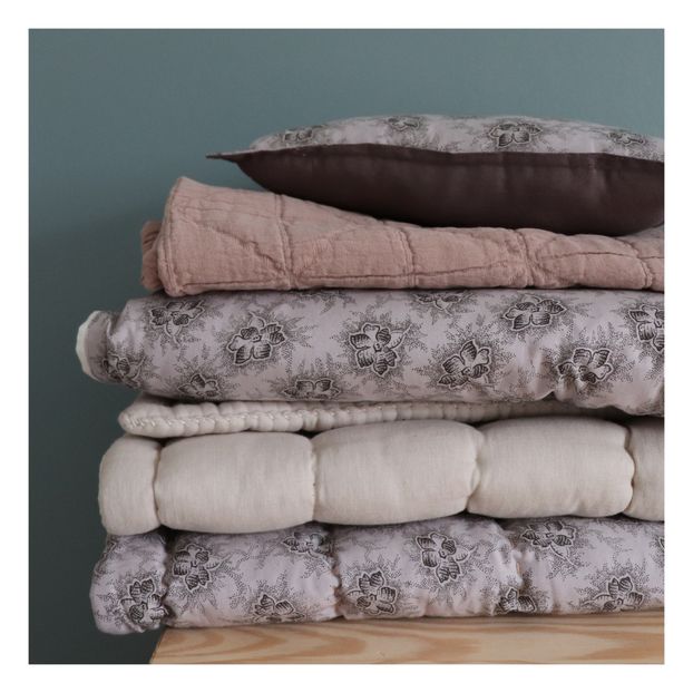 Diamond quilted blanket-product