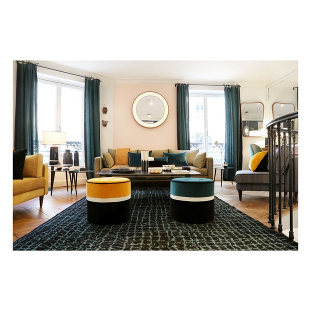 Leo Velvet Pouffe -product