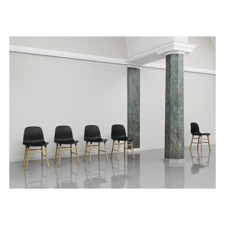 Silla Form de madera | Negro- Imagen del producto n°5