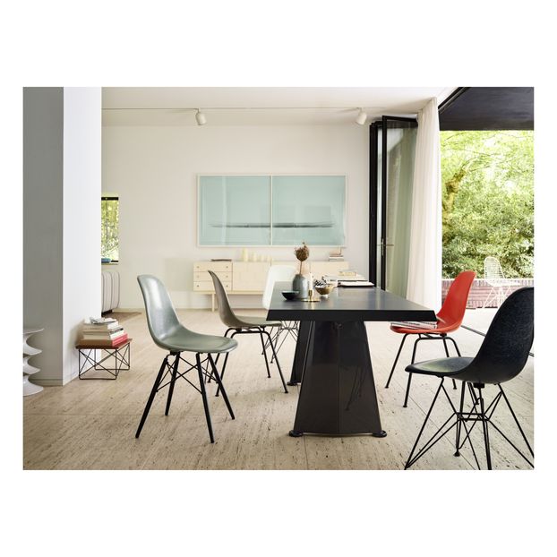 Sedia DSR Fiberglass, Charles Ray e -product