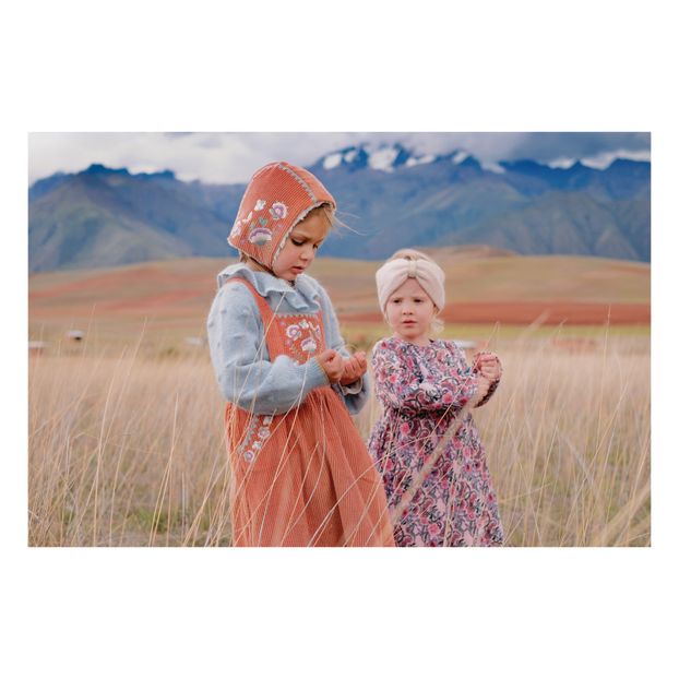 Häubchen aus besticktem Velours Camila-product