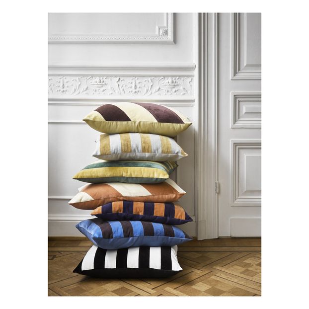 Coussin à rayures en velours-product