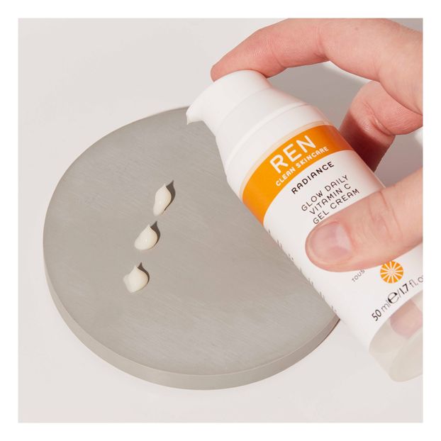Glow Daily Vitamin C Gel Cream-product