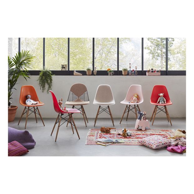 Sedia DSW in vetroresina, Charles & Ray Eames 1950-product