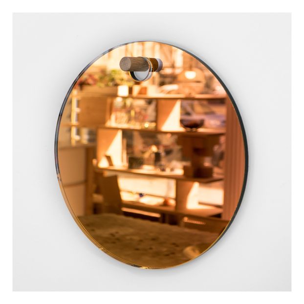 Round mirror-product