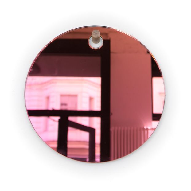 Round mirror-product