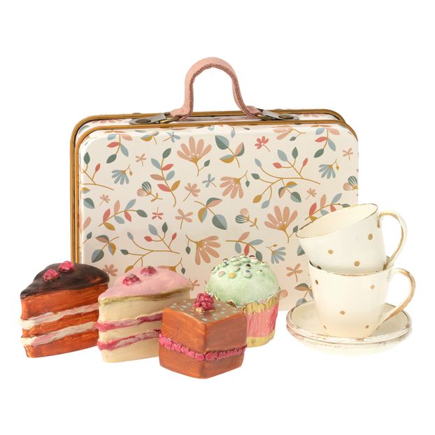 Cake and Suitcase Set-product