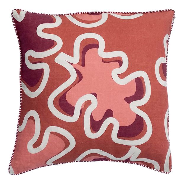 Coussin en lin lavé avec passepoil Heimstone x Gabrielle Paris-product