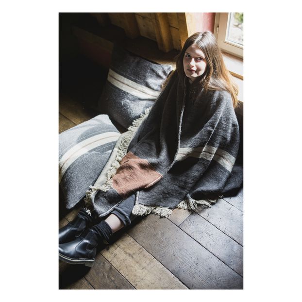 Luc Throw-product