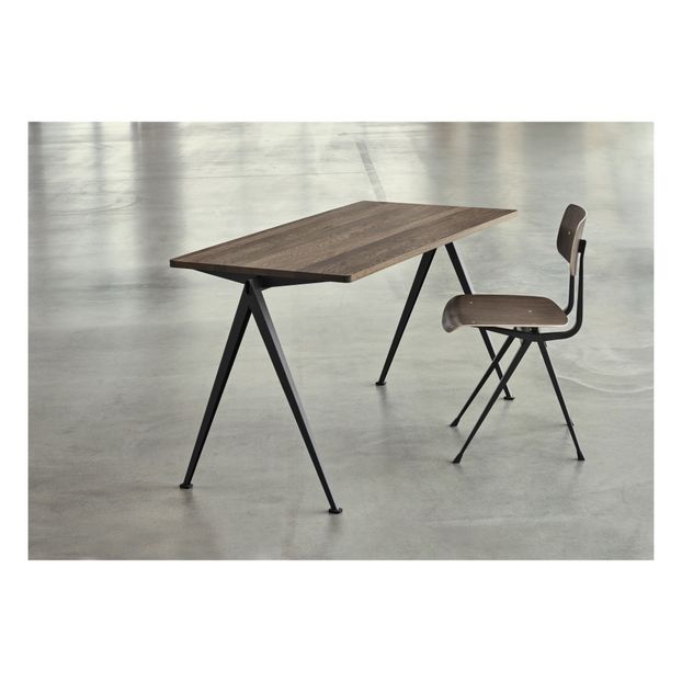 Table 140x65 cm Pyramid 01 en chêne huilé et pieds acier - Réedition Friso Kramer & Wim Rietveld-product