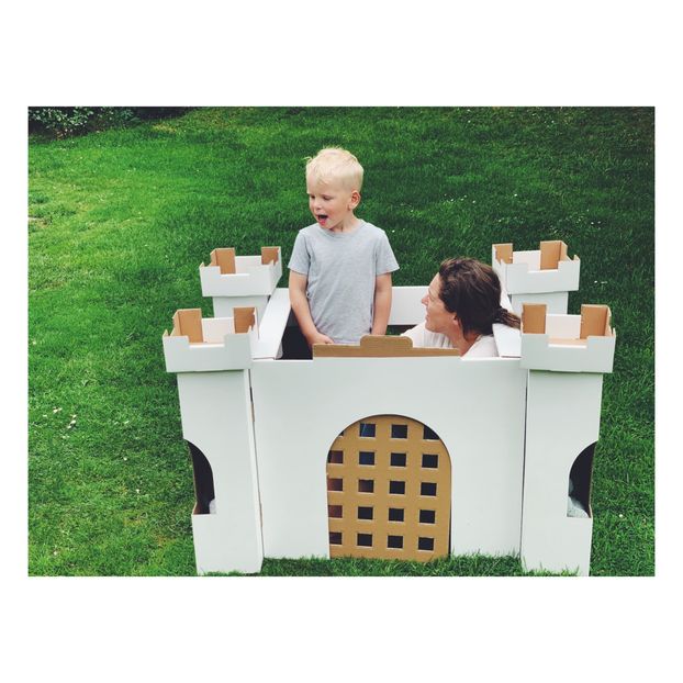 Cardboard Colour-in Castle -product
