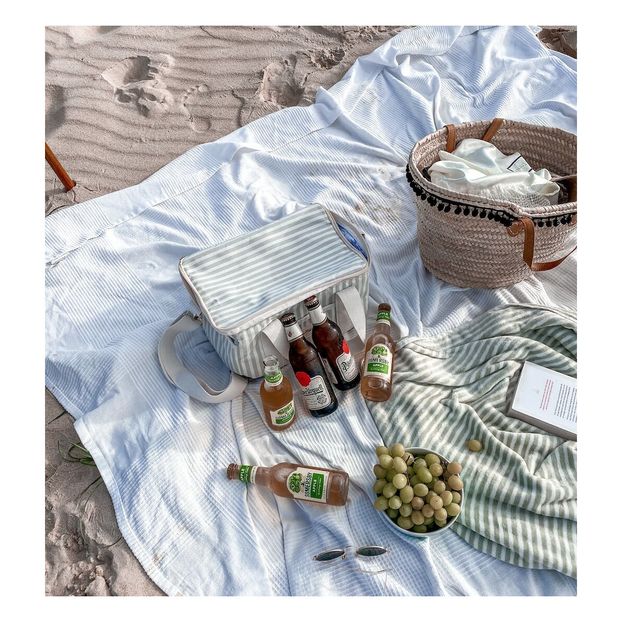 Serviette de plage avec trou-product