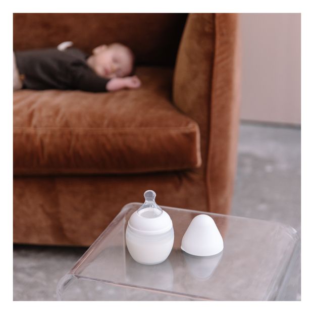 Baby bottle in medical grade silicone -product