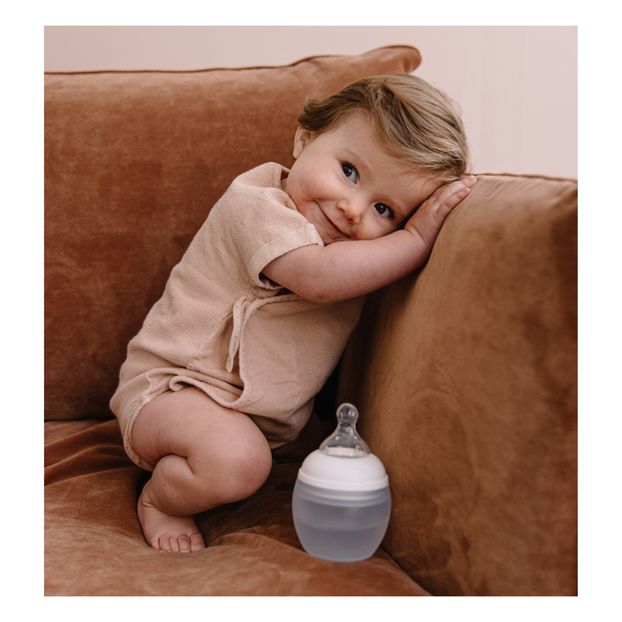 Baby bottle in medical grade silicone -product