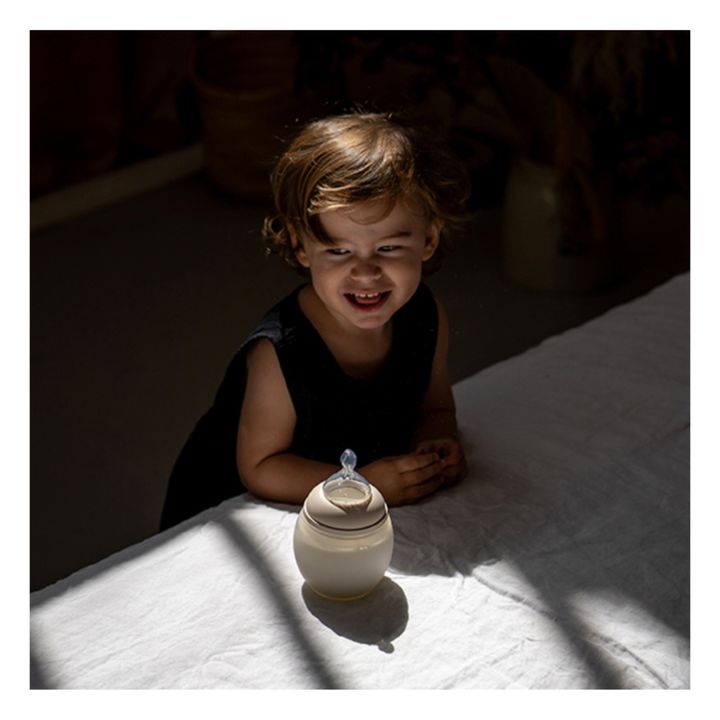 Medical Silicone Bottle with Orthodontic Teat Beige- Imagen del producto n°1