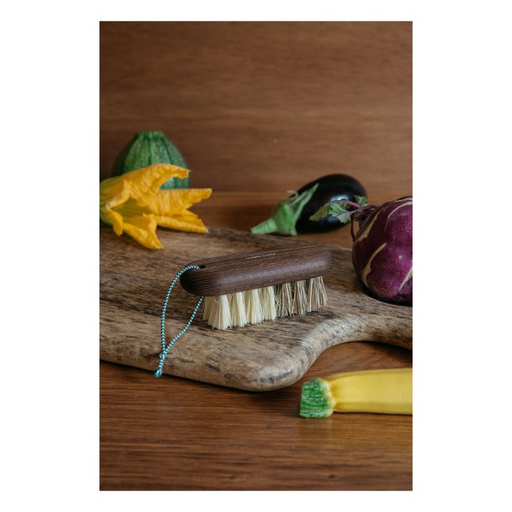 Brosse à légumes en frêne- Image produit n°1