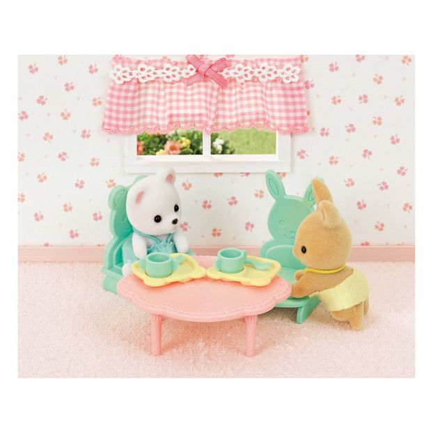 Sala de juegos para bebés con figuritas-product