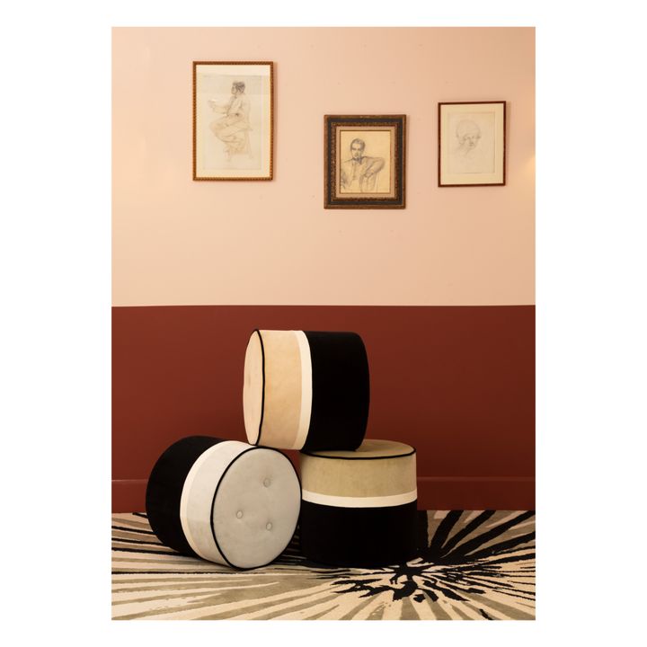 Hocker Leo aus Samt | Beige- Produktbild Nr. 3