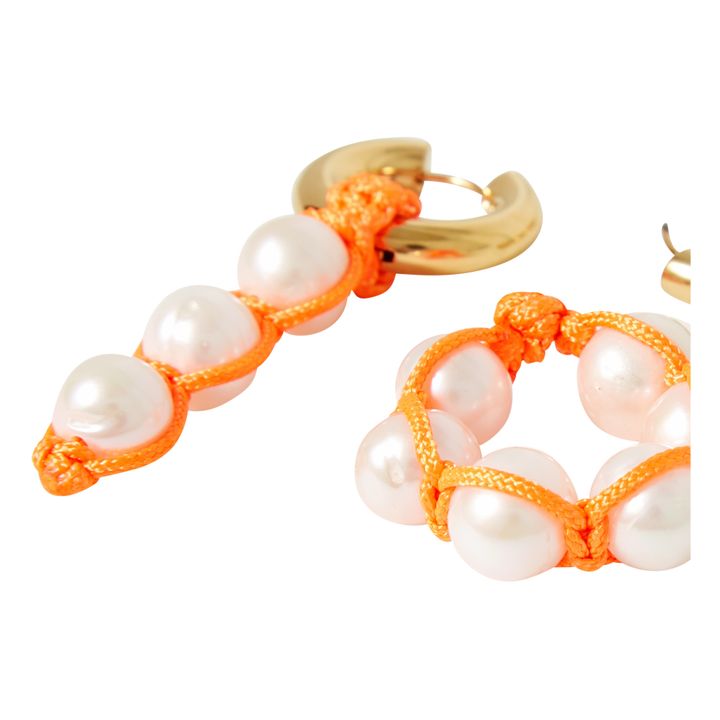Natural Freshwater Pearl and Thread Earrings | Arancione- Immagine del prodotto n°5