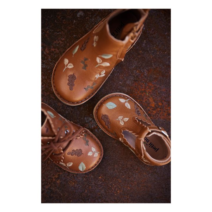 Embroidered T-Bar Mary Janes - Uniqua Capsule Collection | Coñac- Imagen del producto n°5