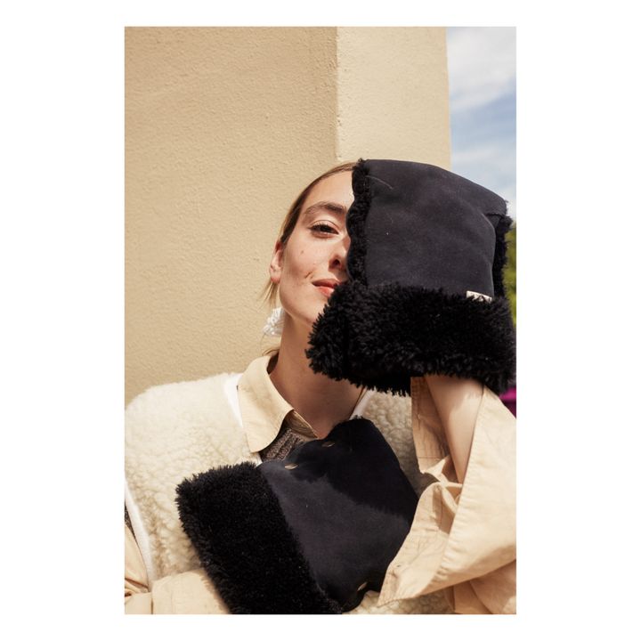 Lambskin hand warmer | Schwarz- Produktbild Nr. 1