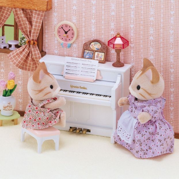 White piano set-product