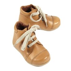Chaussures &agrave; lacets premiers pas B&eacute;b&eacute; - Camel