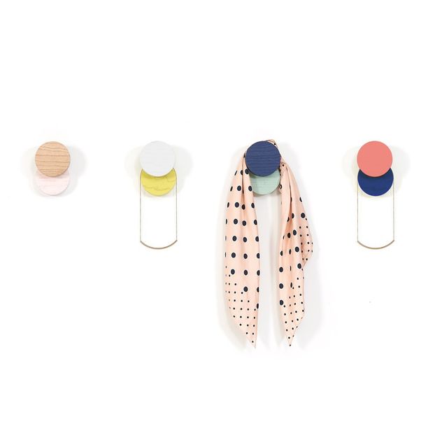 Lou hooks - oak and pastel pink-product