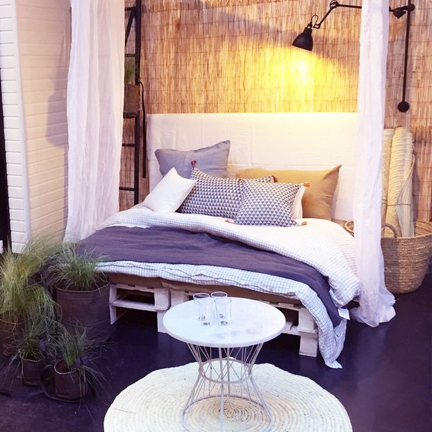 Table Tamtam marbre pieds blancs-product