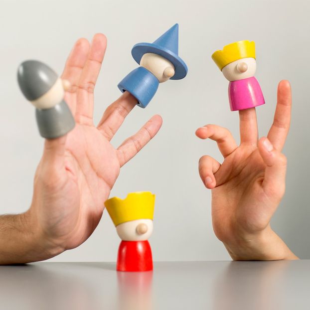 Jeu en bois théâtre et personnages-product