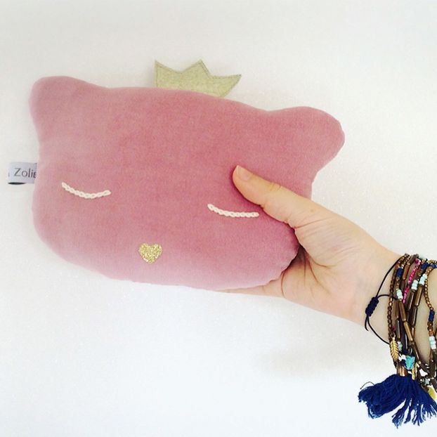 Cat Rattle Mini Cushion 24x16cm-product
