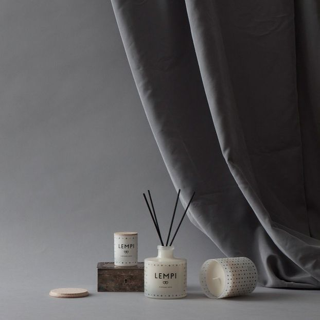 Candela profumata Love con coperchio - 190 g-product