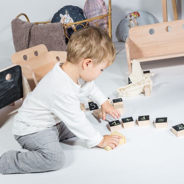 Slate and Wood Cubes and 3 Chalks - Set of 18-product