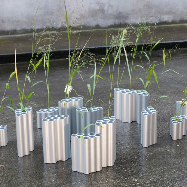 Vaso in aluminio Nuovola - Ronan & Erwan Bouroullec , 2016 -product