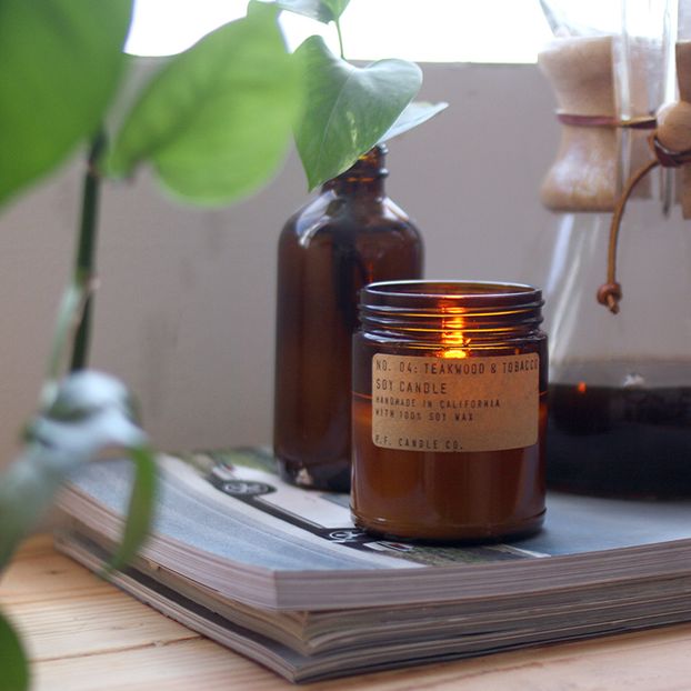 Candela profumata di soja n°4 - Legno di teak & tabacco-product