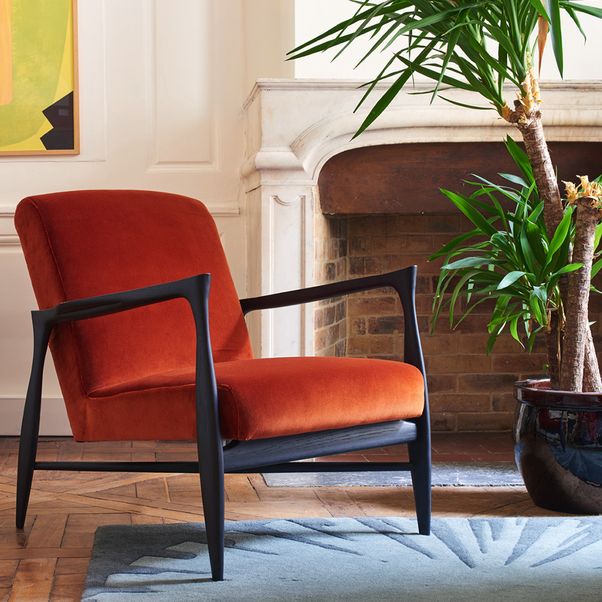 Fauteuil Floating, structure chêne teinté noir, tissu velours-product