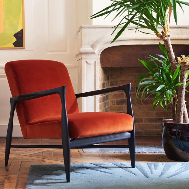 Sillón Floating, estructura de roble teñida de negro, tejido terciopelo-product