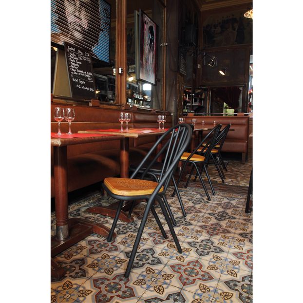 Chaise Surpil Gras cadre noir, assise en bois-product