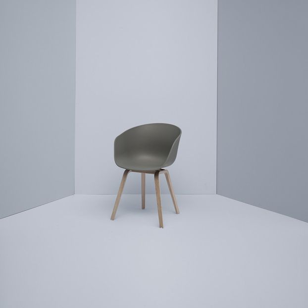 Chaise AAC 22, piêtement chêne, Hee Welling-product