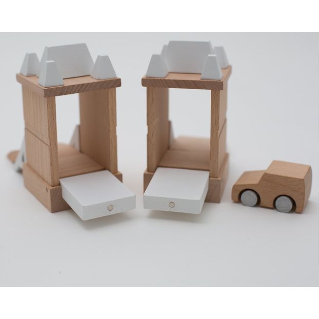 Tower Bridge Magnetic Wooden Game-product