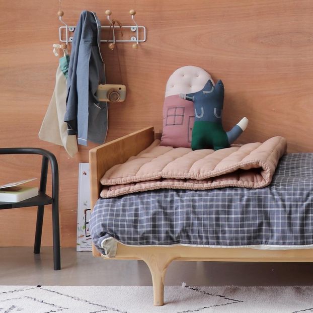 Couverture matelassé brodée main en coton-product