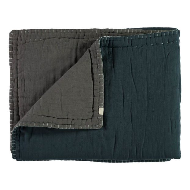 Couverture ouatinée bicolore brodée main-product