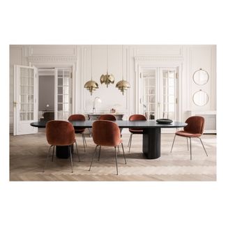 Gubi Polsterstuhl Beetle mit konischer Grundform, GamFratesi 2013, Messing/Samt-product