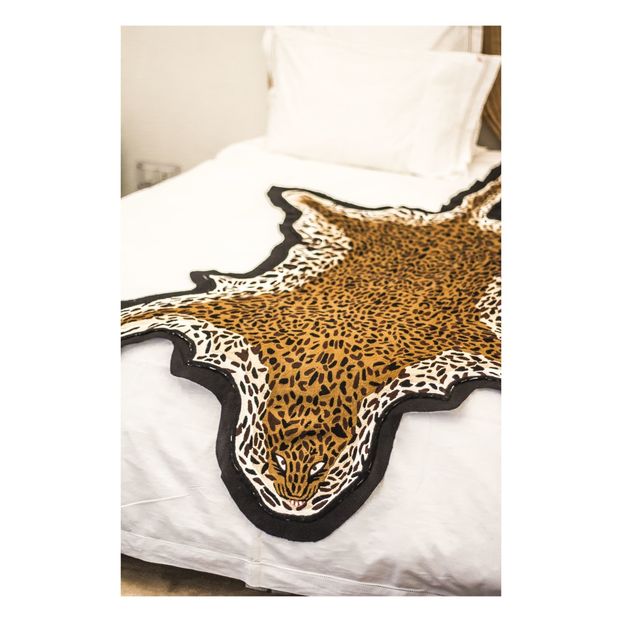 Plaid tigre brodé mains 145x230 cm-product