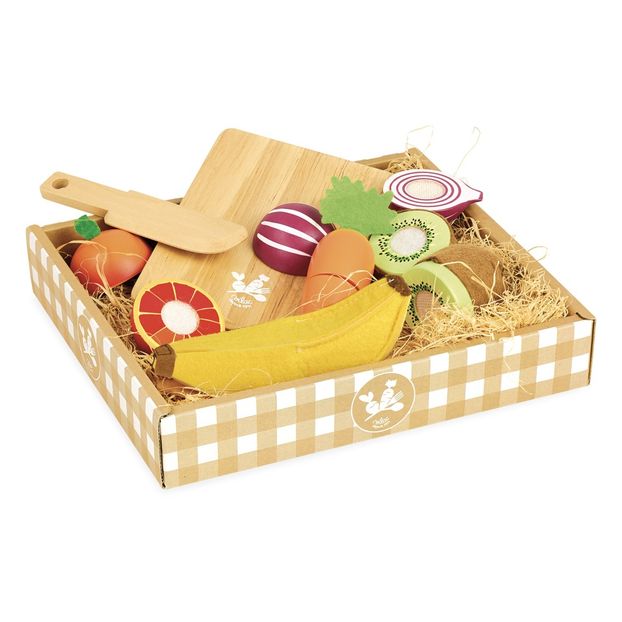 Wooden Fruits and Vegetables - 7 Pieces -product