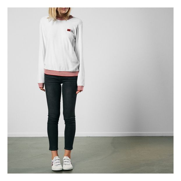 Sudadera de tela de rizo bordada Beso de algodón biológico-product