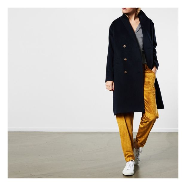 Jarvis Velvet Trousers -product
