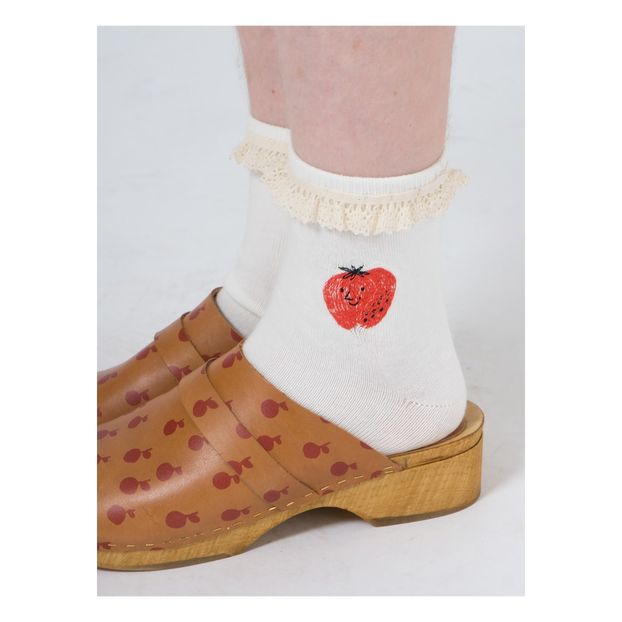 Strawberry lace socks -product