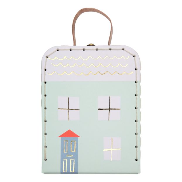 Trunk with Lila doll-product