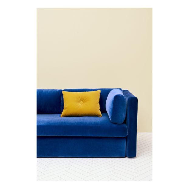 Dot velvet cushion-product